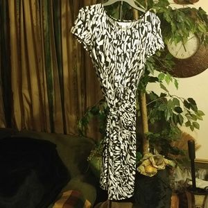 Dress ~ Black & White Print * Size 10